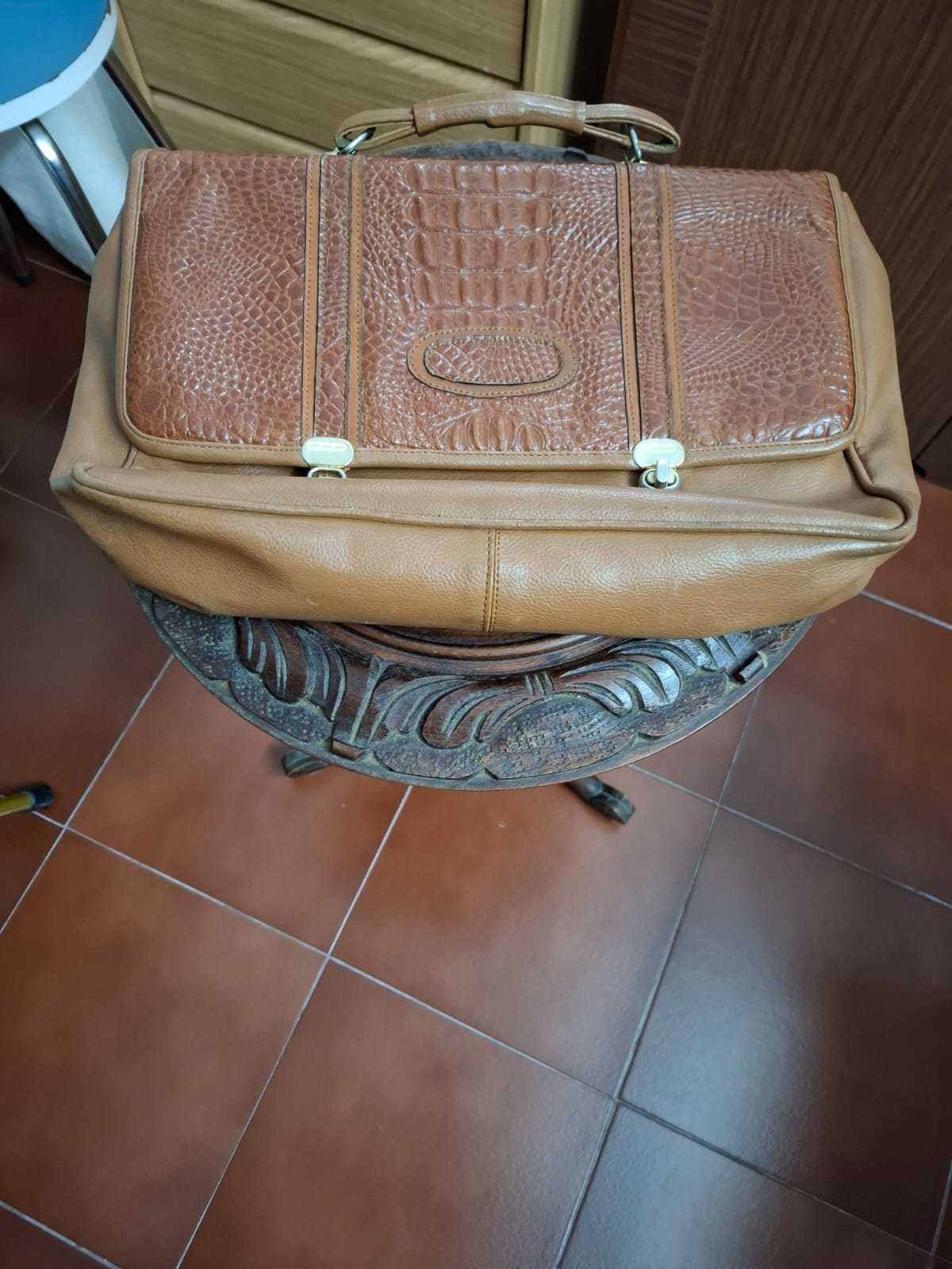 Mala de Couro castanha