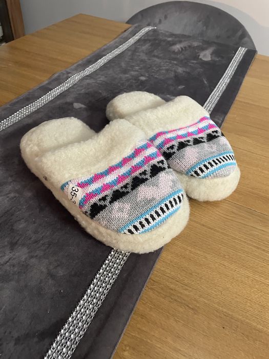 Pantofle wełniane nowe