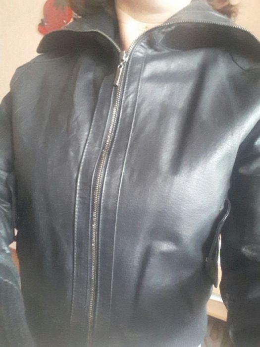 Продам женскую кожаную куртку фирмы Atmosphere 48 р.