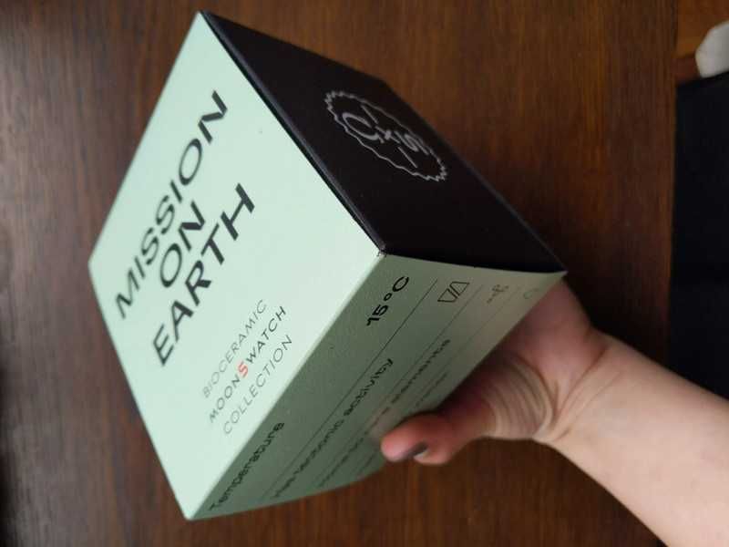 Omega x Swatch Earth Mission SO33G100 - Bezpieczny Materiał