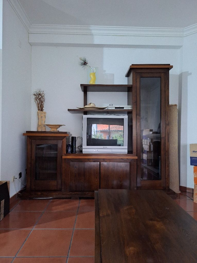 Móvel  de sala de estar em madeira de castanho maciço