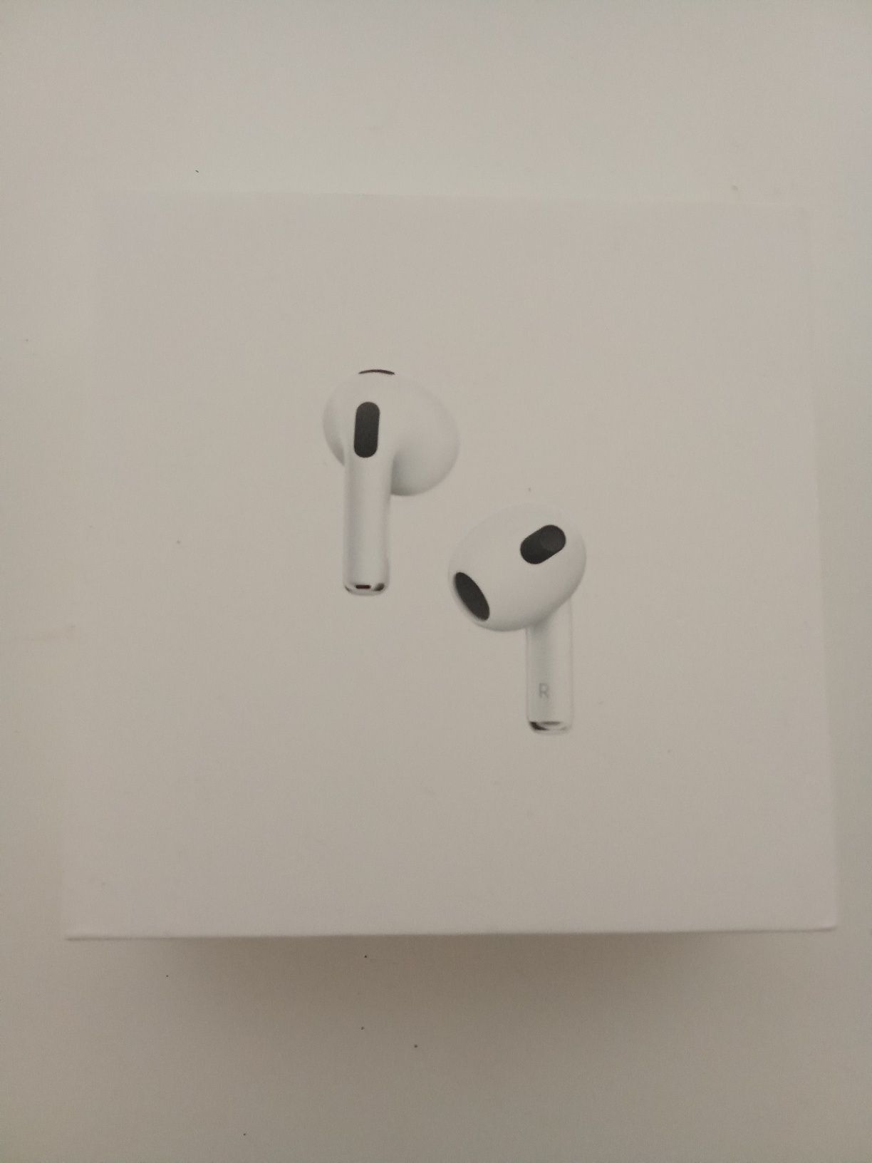 Sluchawki Apple AirPods 3 z ladujacym etui