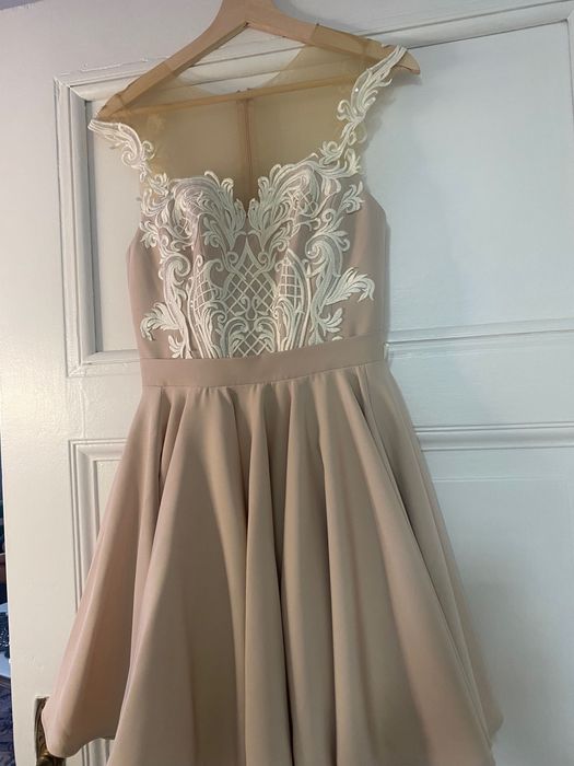 Sukienka pudrowy róż firmy LOU