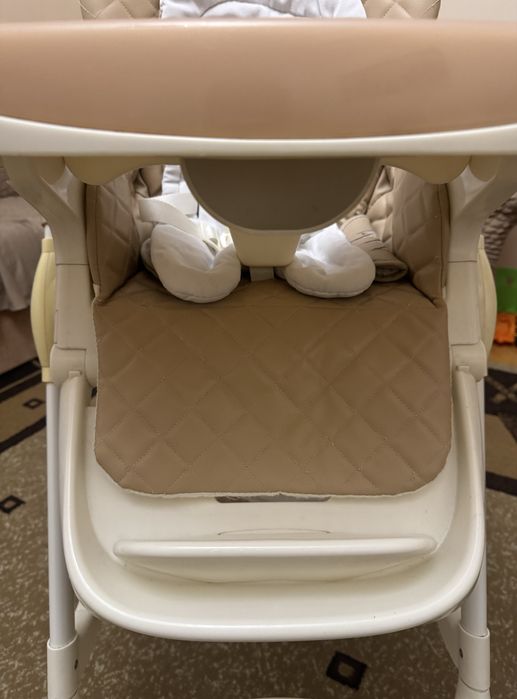 Стілець CARRELLO для годування Caramel