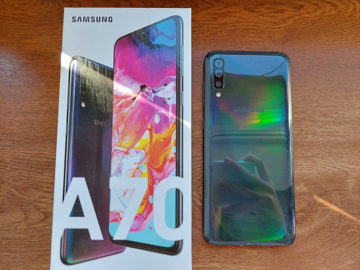 Samsung Galaxy A 70 pełen zestaw