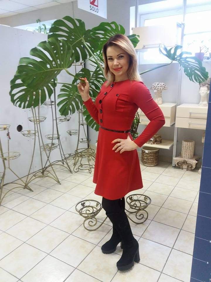 Дуже гарне червоне плаття сукня нарядне