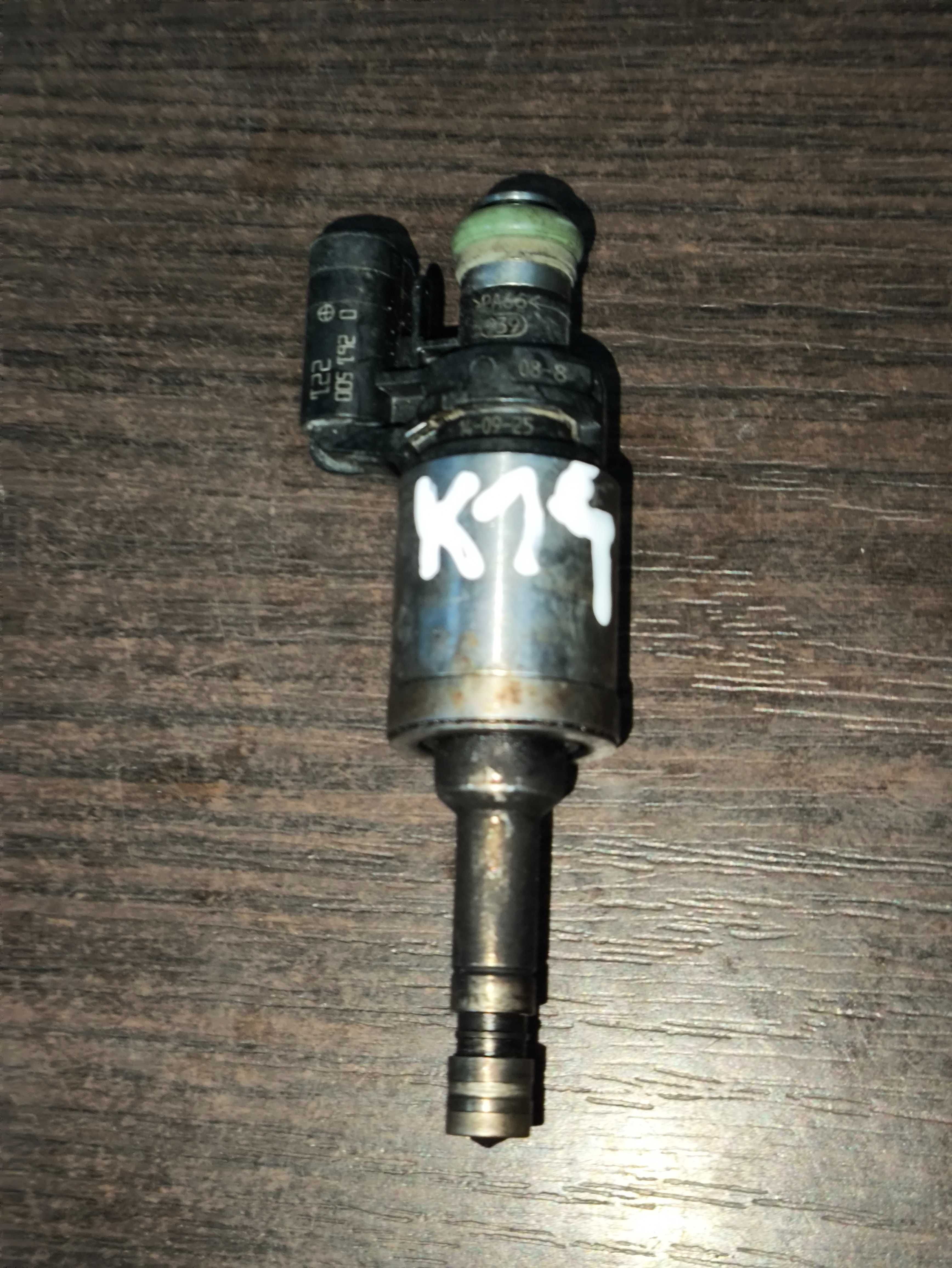 Wtryskiwacz Ford Focus Mk3 1.0 Ecoboost DM5G-9F593-AA Siedlce