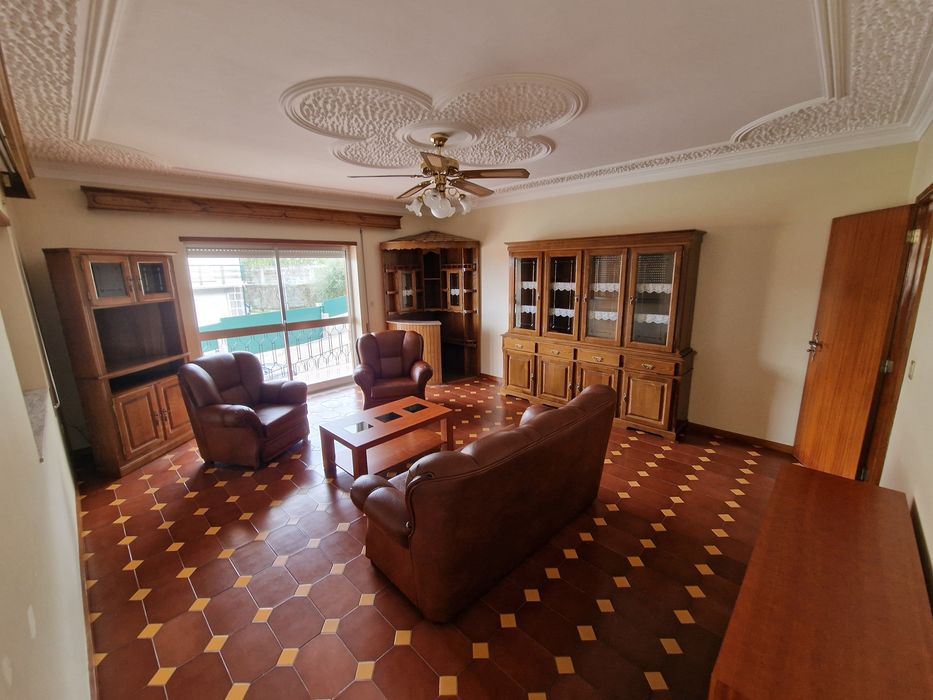 Arrenda se andar moradia T3 mobilado