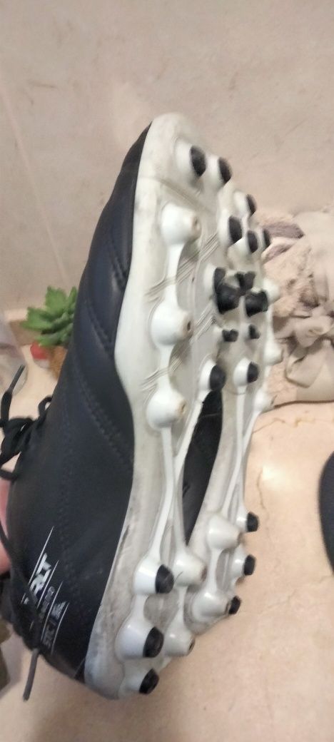 Chuteiras Decathlon 43