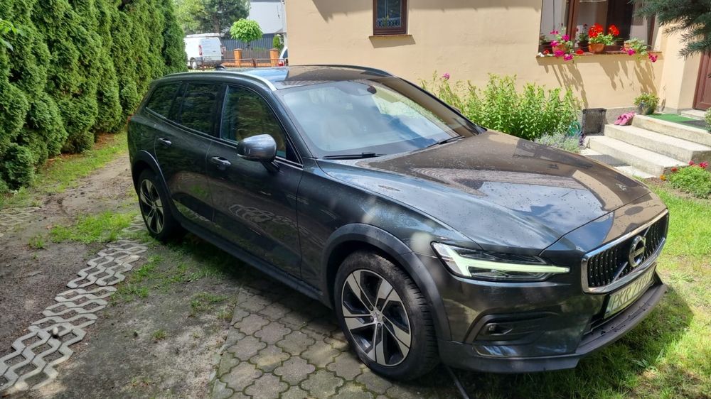 Volvo v60 cross country 2.0 190koni 4x4