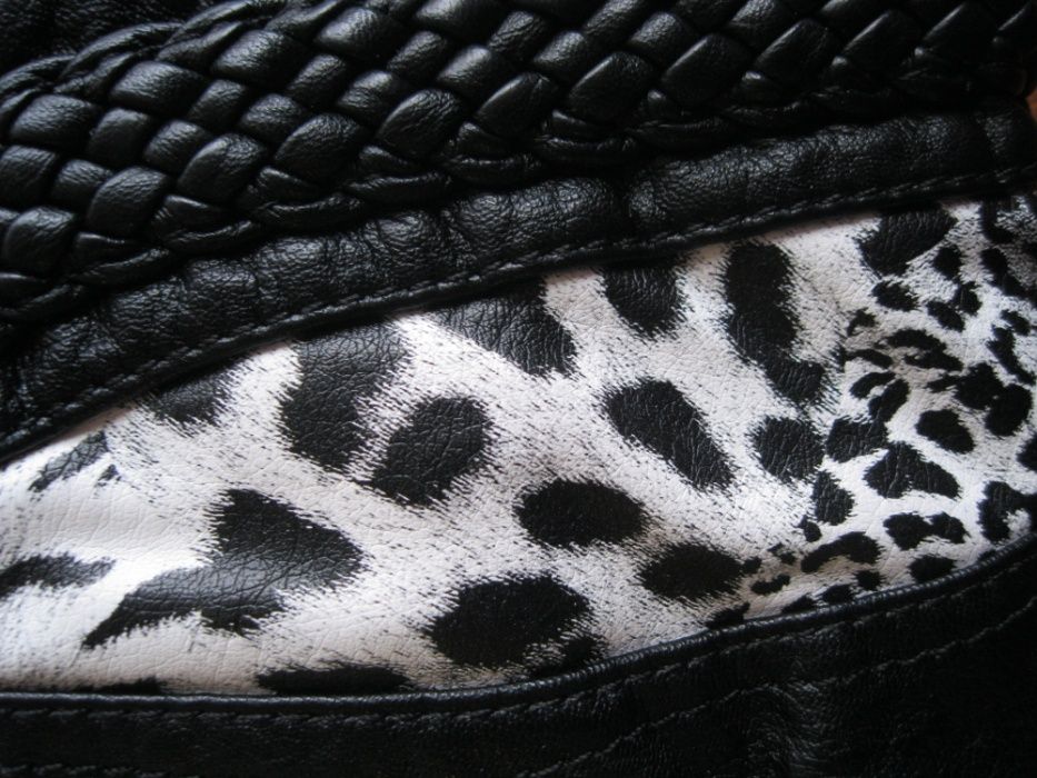 Брендовая женская сумка с леопардовым принтом.