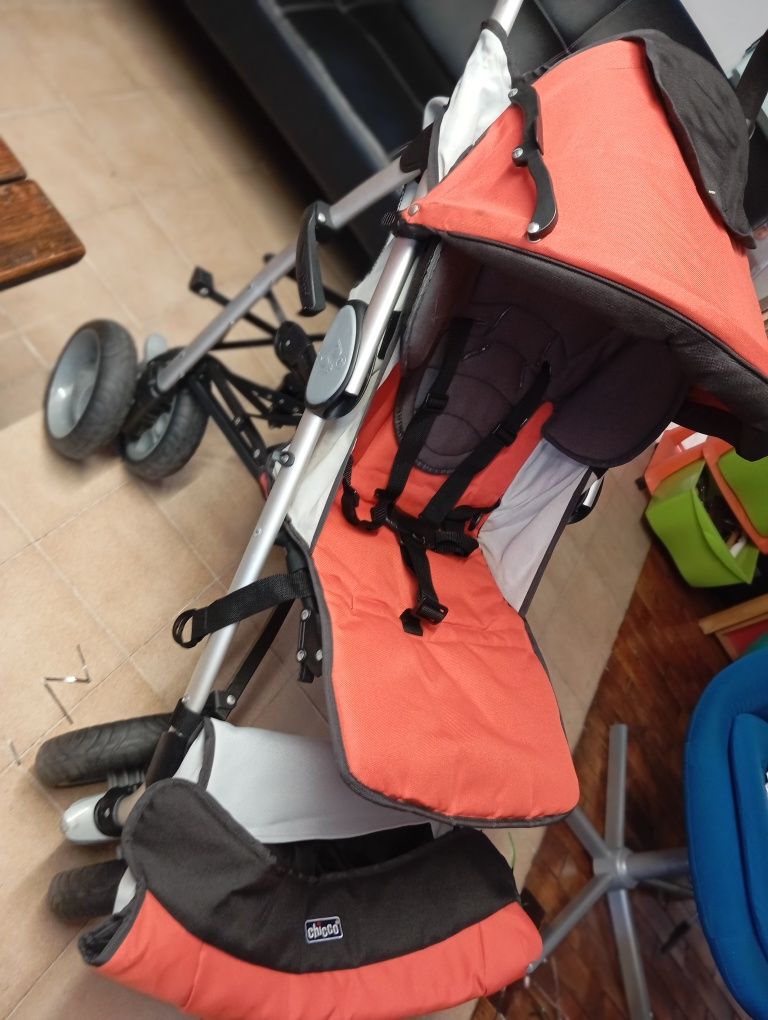 Carrinho de passeio para bebé