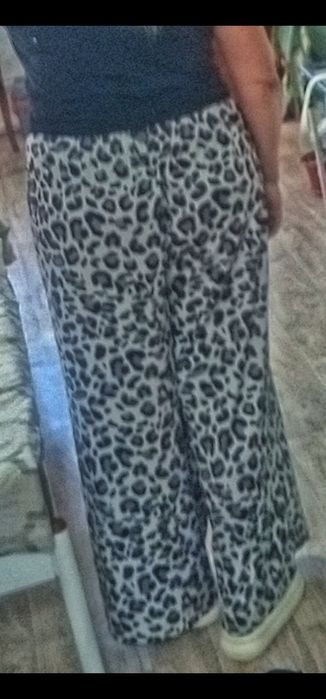 Широкі штани з леопардовим принтом
