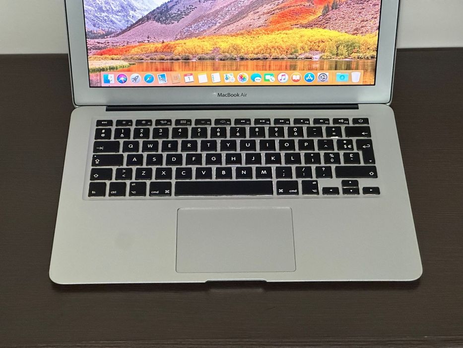 MacBook Air 13 8/128GB