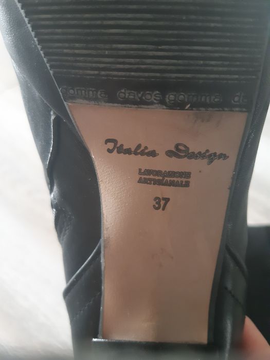 Сапожки шкіряні в ідеальному стані  (Весна-Осінь)