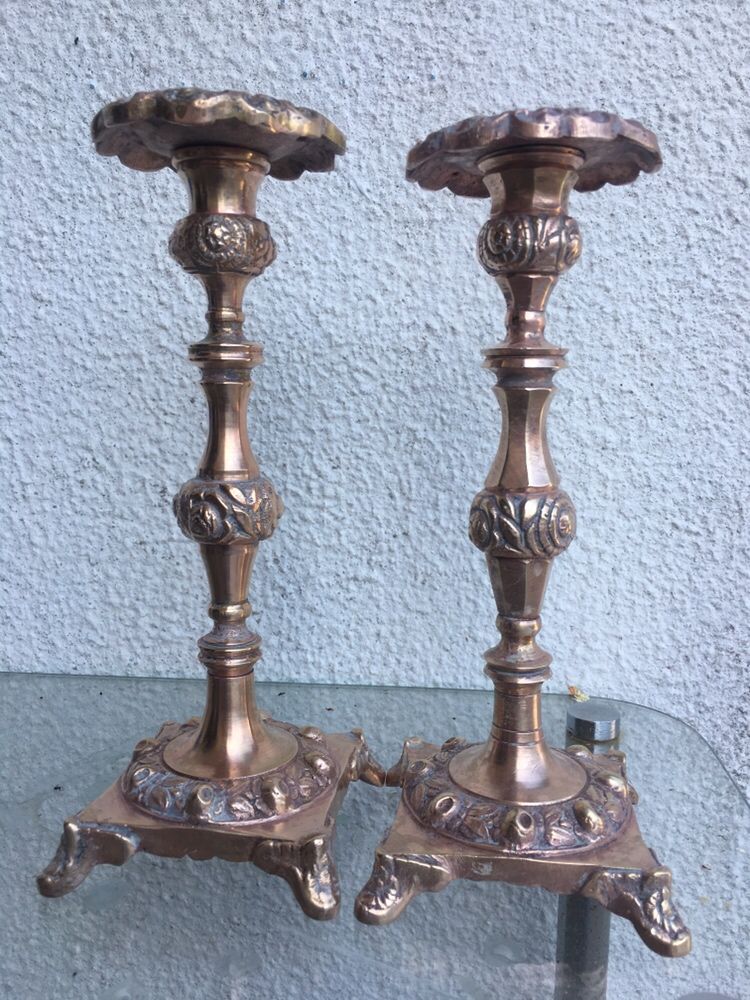 Par de candelabros em bronze