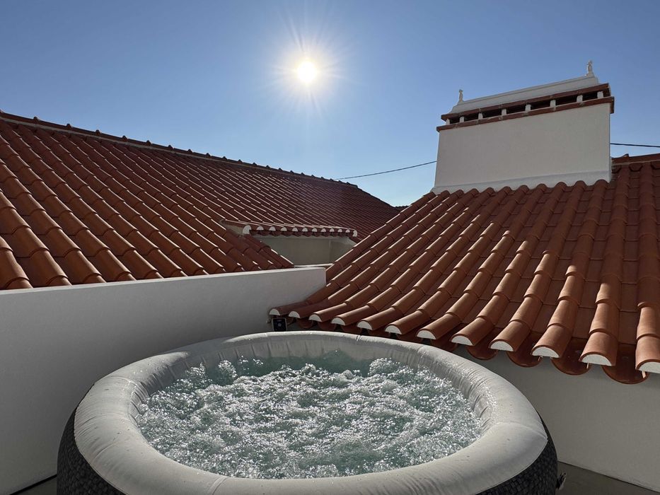 Casa Alentejana T3, lareira, quintal e terraço. Praia fluvial perto.