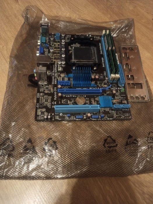 Материнская плата сокет AM3+/ Asus M5A-78LM-LX3/16 GB оперативы Kingst