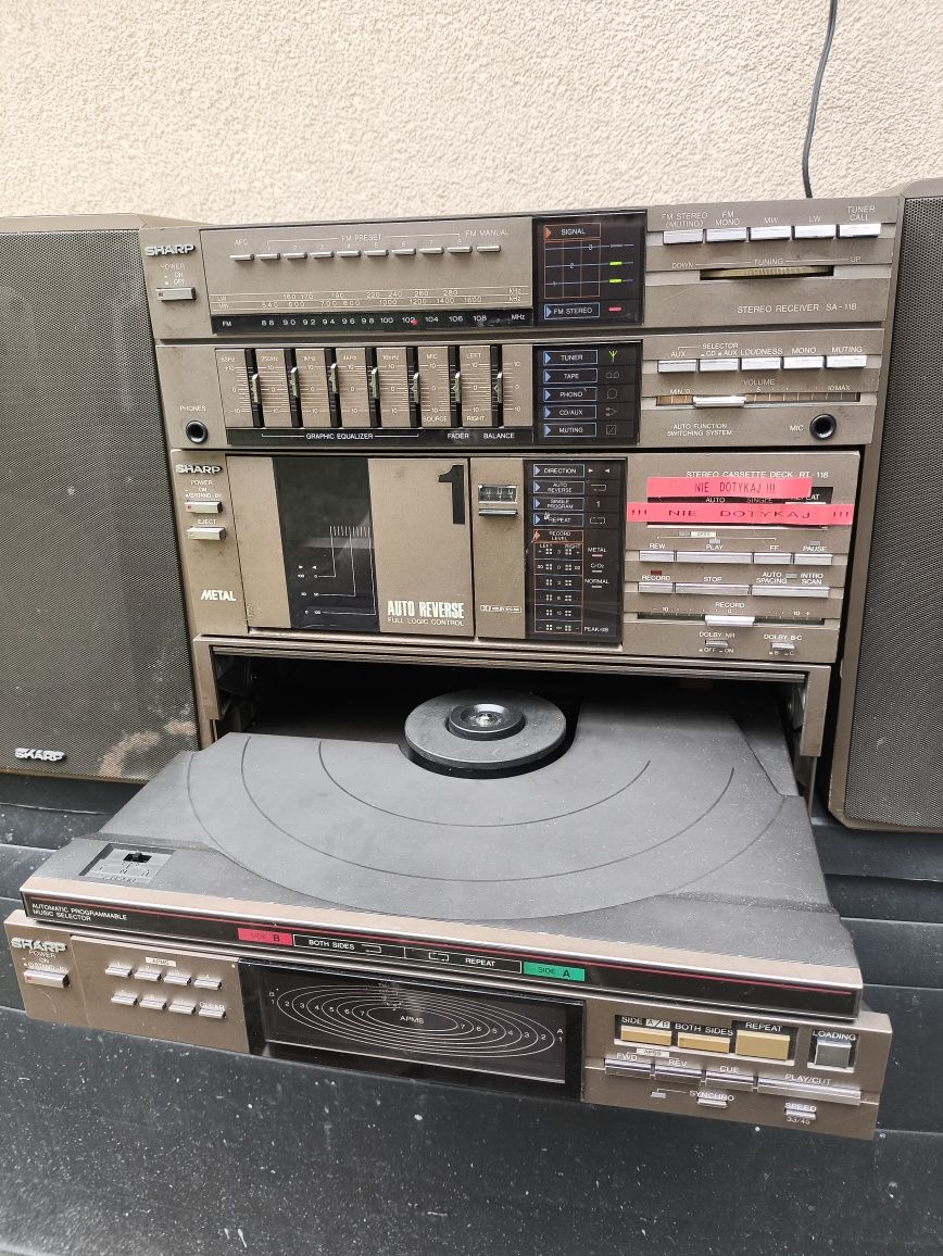 MIDI wieża Sharp 118H.