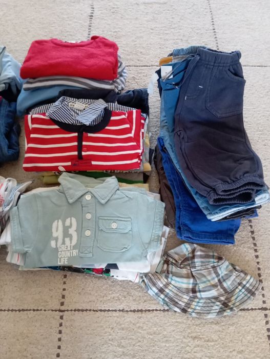 Lote de Roupas de Menino (Tamanho 3-6 meses) - Total 52 peças