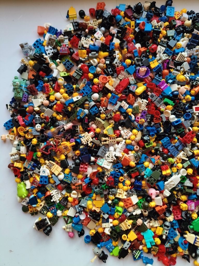 Розпродаж! Лего Персонажи (Китай) на вес-3.5 грн/шт!
