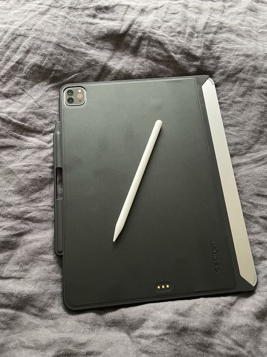 Roczny iPad 12.9” 6gen, wifi+cell, 256GB, M2, m.keyboard, etui, pencil