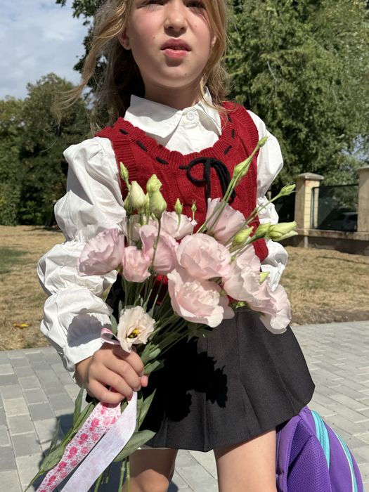 Костюм трійка на дівчинку 7-8 років