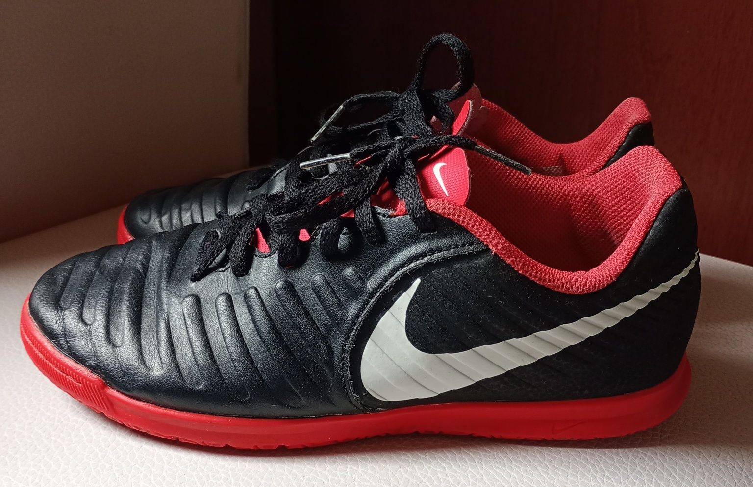 Nike Tiempo buty piłkarskie, halówki, orlik -37,5