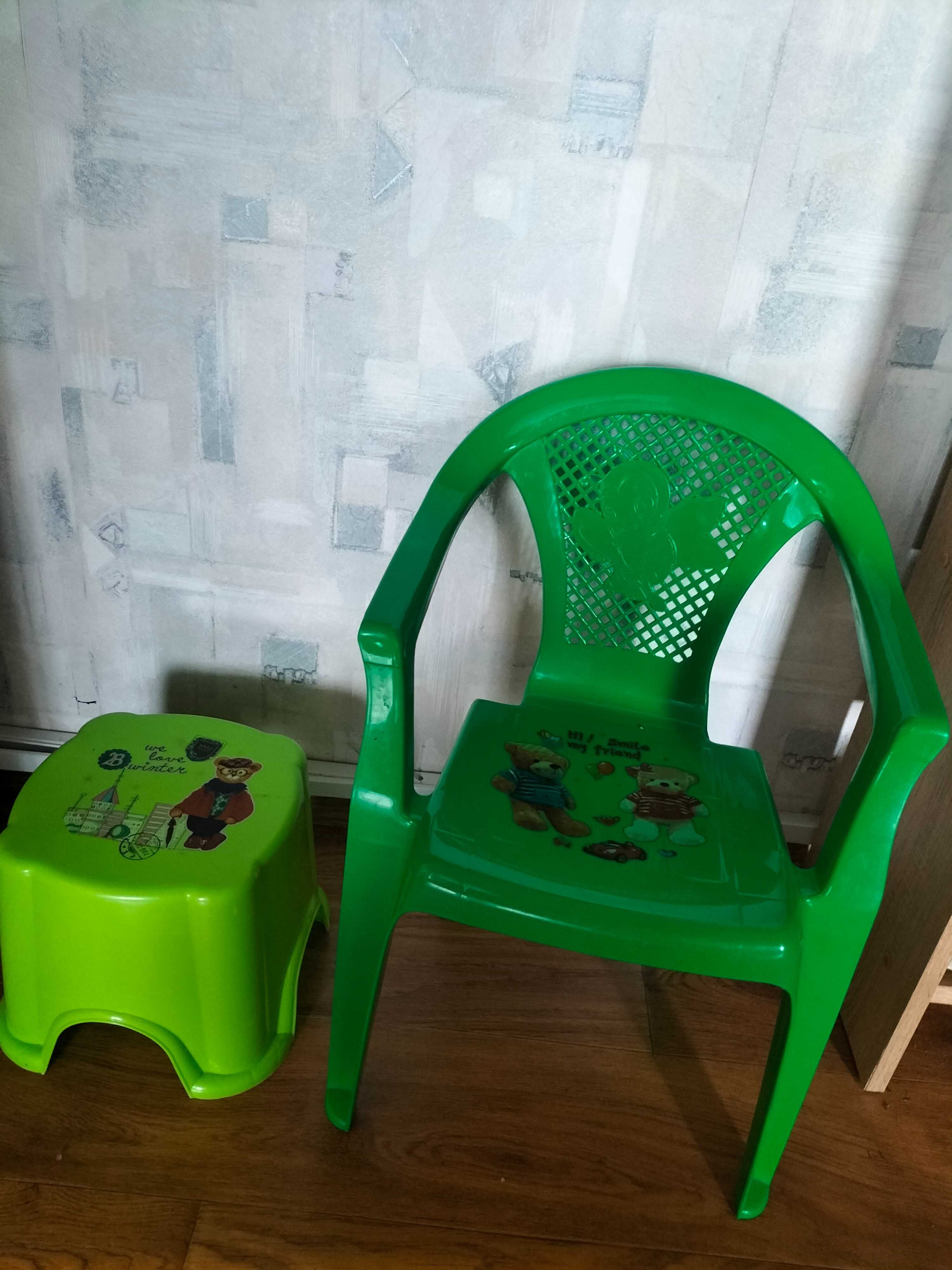Продам Дитячі стільці