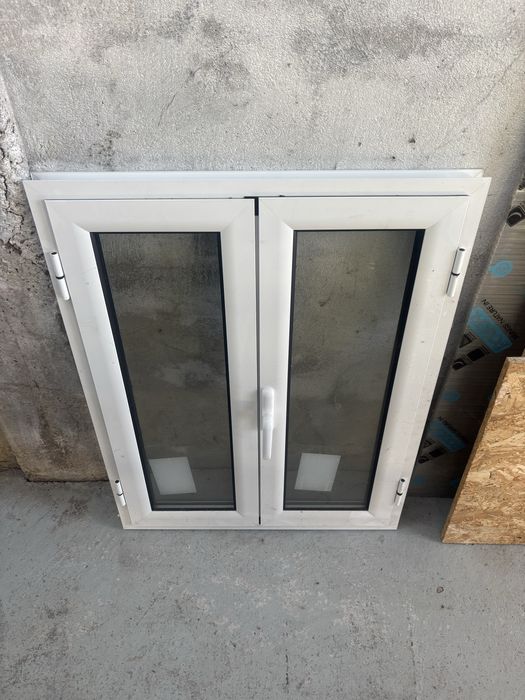 Janela de abrir de 2 folhas com 779x1021 cm com vidro duplo
