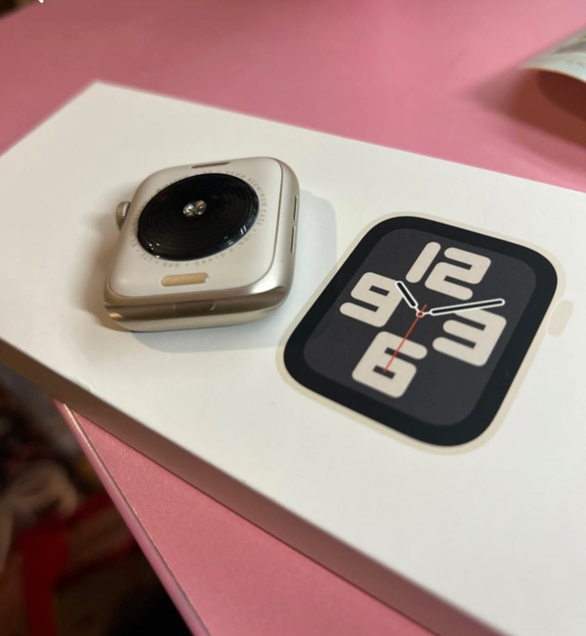 Apple watch se (Gen2) 40mm GPS + CELL (Księżycowa poświata)
