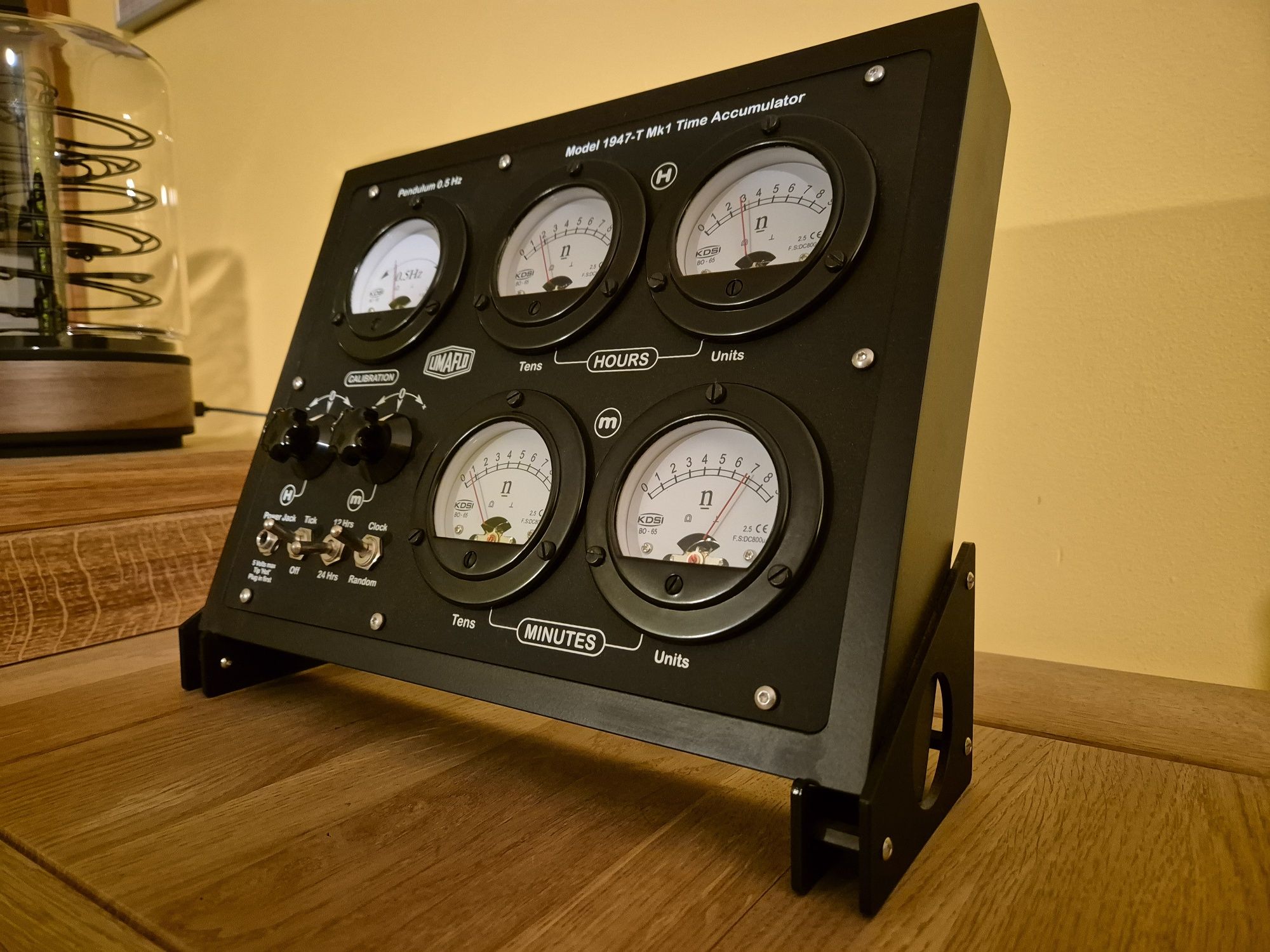 Zegar LIMAFLO The 1947-T Mk1 Revision II Time Accumulator -Kickstarter