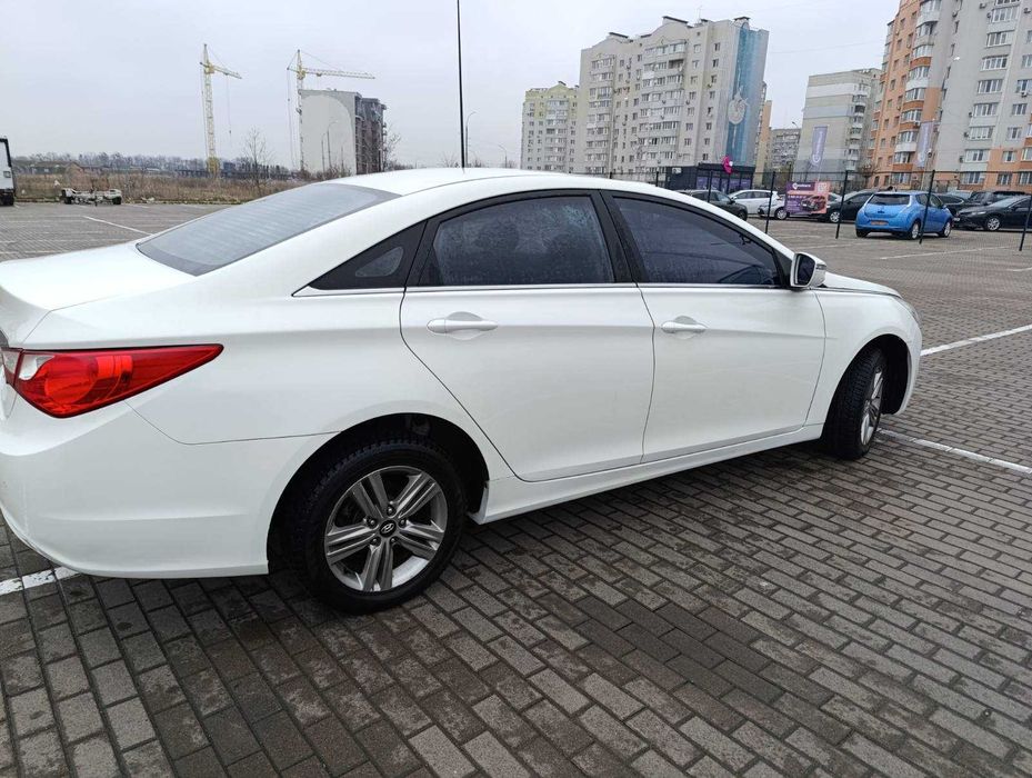 Hyundai Sonata 2013 (2.0 бензин)