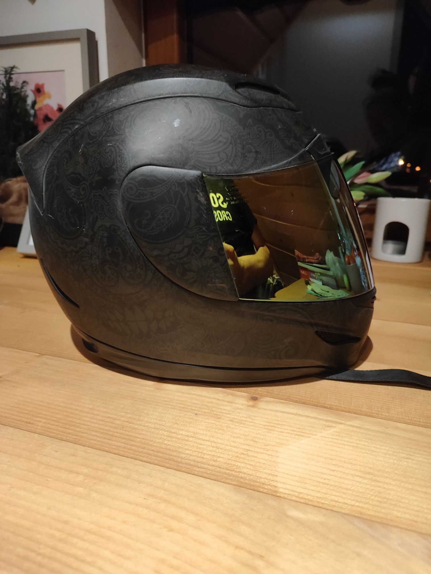 Kask motocyklowy icon model Airmada rozmiar M