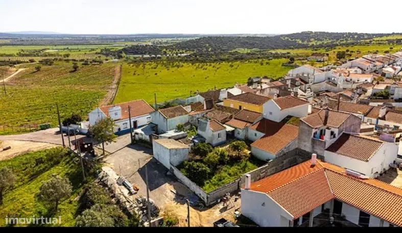 Terreno urbano em Montoito, Redondo