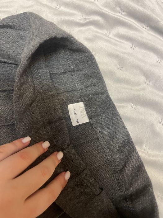 Нова спідниця Zara сіра