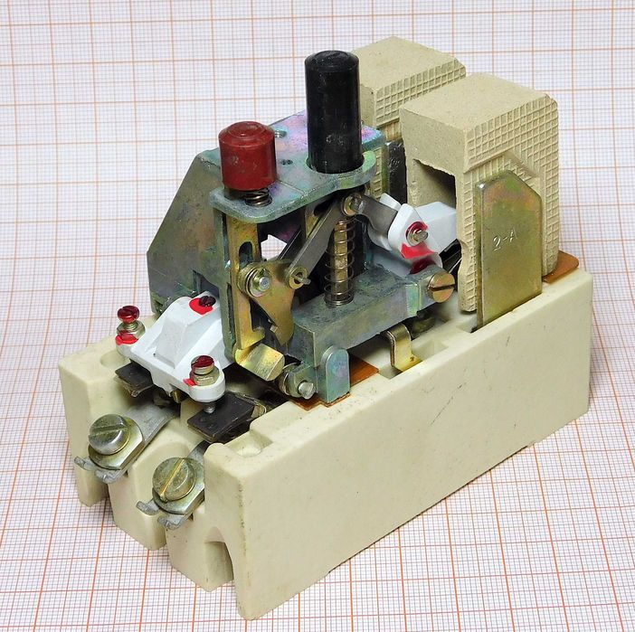 Wyłącznik 3A 220V 50Hz N 102L FAEL wyzwalacz termiczny 2A [LL]