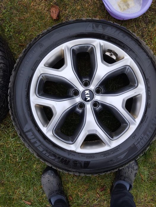 Opony zimowe Michelin Latitude Alpine R19/235/55