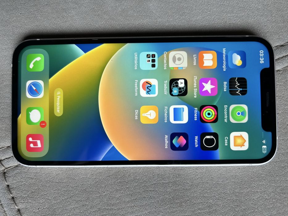 iPhone 12 com 64GB