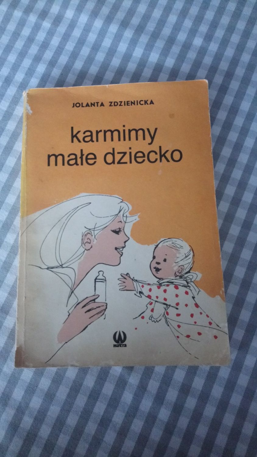 Karmimy małe dziecko, 1986