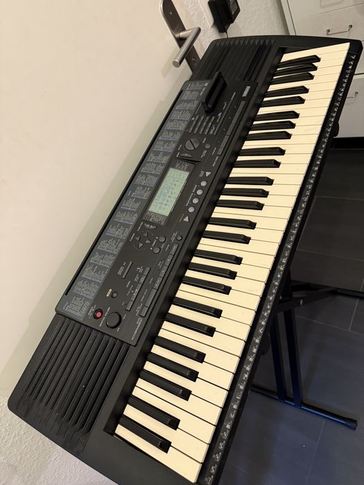 Синтезатор Yamaha psr 320