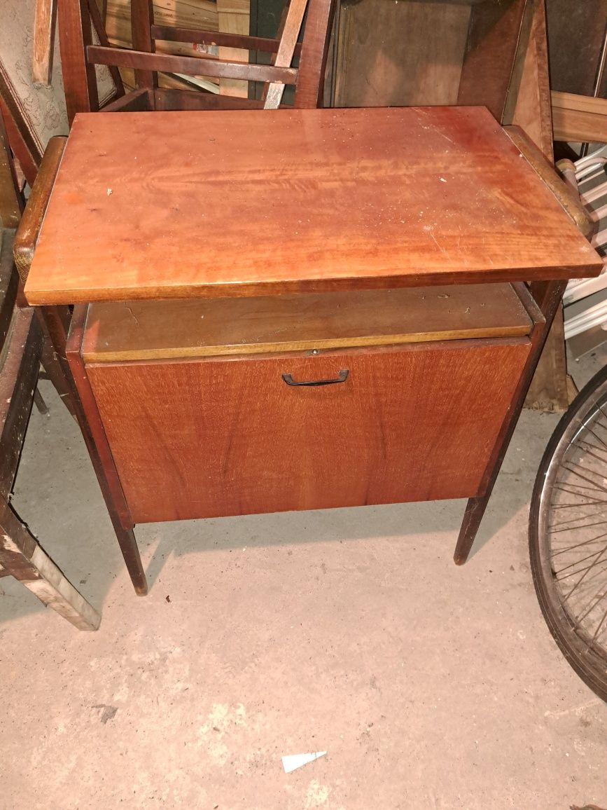 Stolik pod telewizor PRL