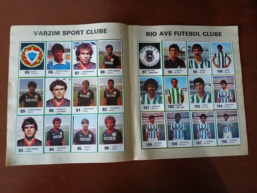 Caderneta completa de futebol 1985