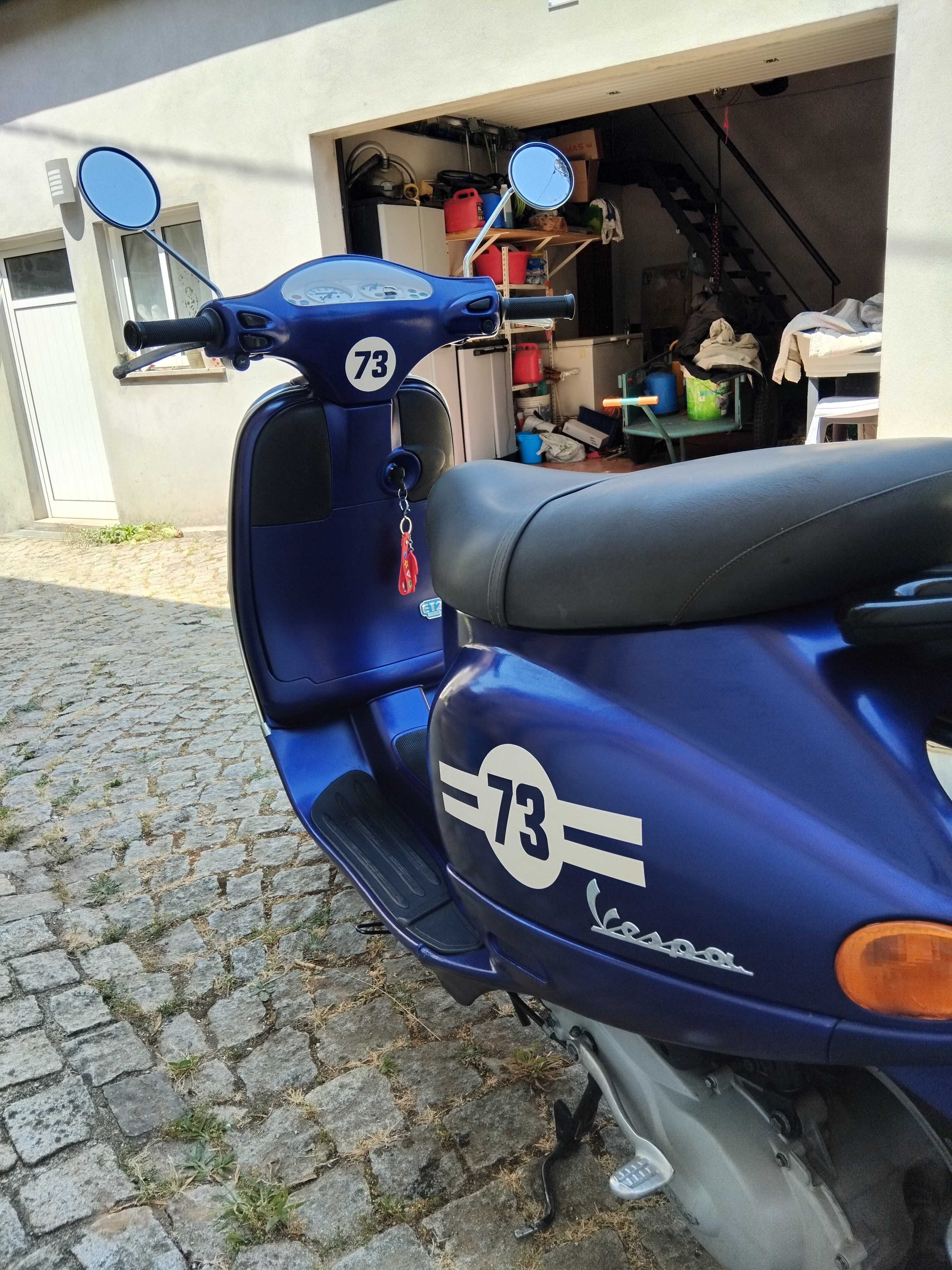 Secooter vespa  restaurada et2 vintage