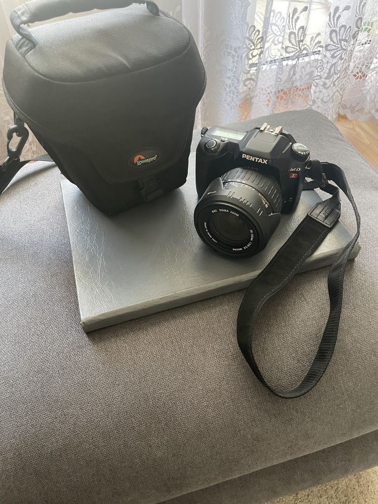 Pentax ist DL.  Polecam
