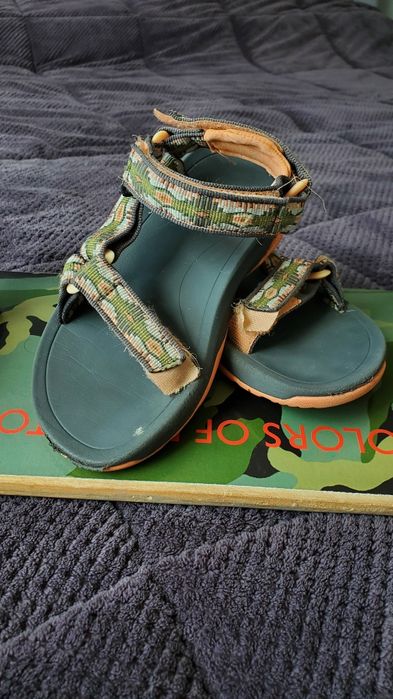 Дитячі сандалі Teva. На ногу 18.5 см.