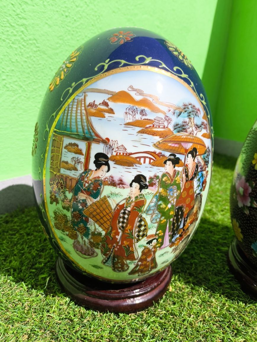 Ovo chinês com base em madeira