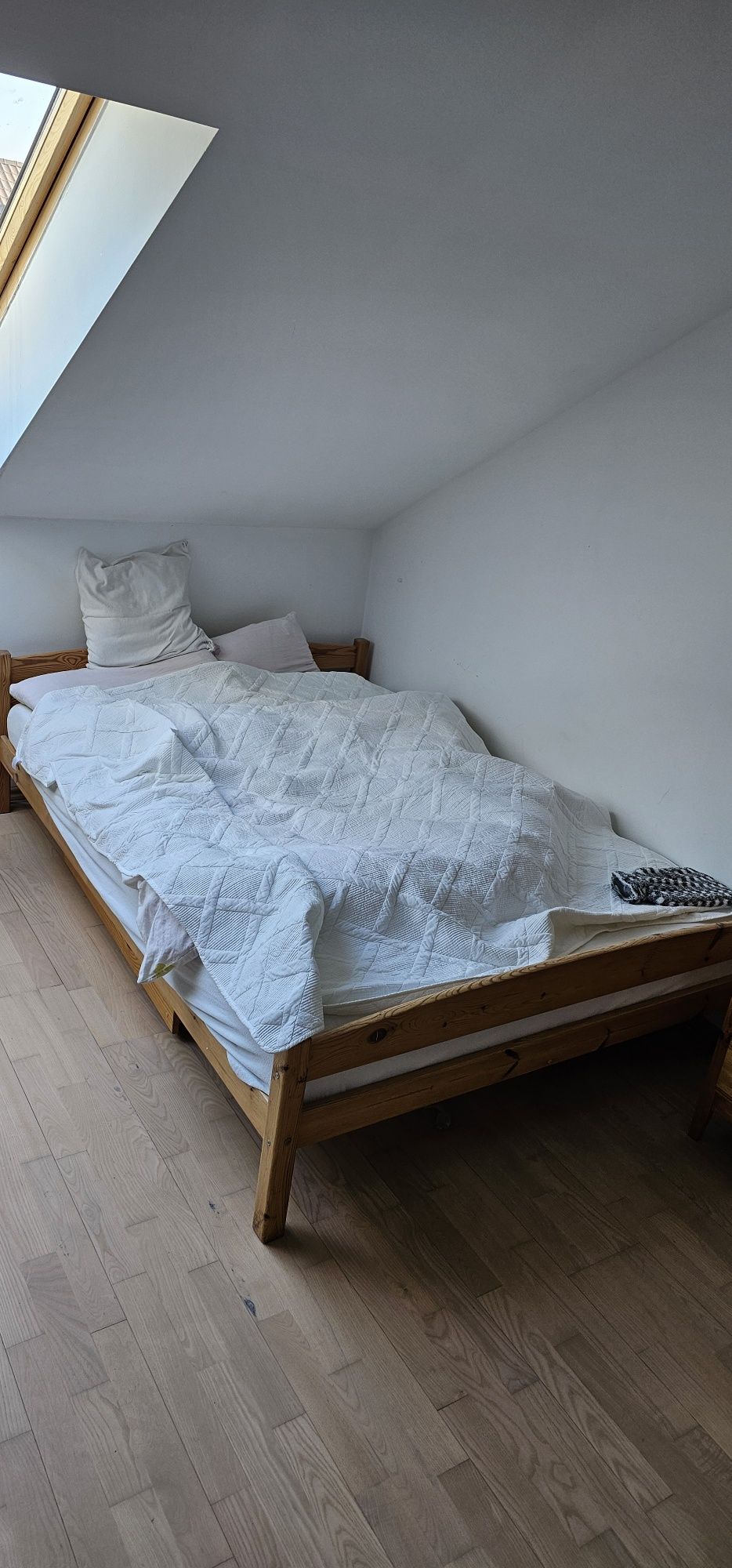 Łóżko sosnowe 140 cm