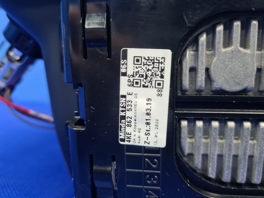 WKŁAD tunelu środkowego ŁADOWARKA INDUKCYJNA AUDI E-TRON 50 55 Q8 oem