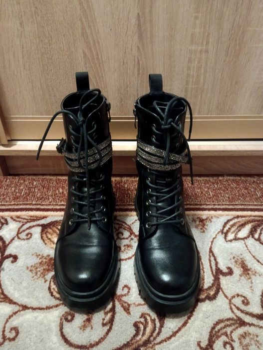 Черевики жіночі 38 р